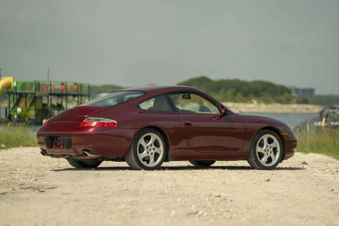 1999 Porsche 996 Carrera - Image 11 of 31