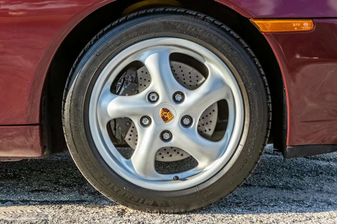 1999 Porsche 996 Carrera - Image 28 of 31