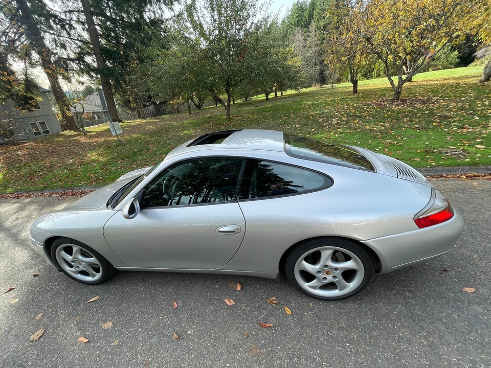 1999 Porsche 996 Carrera - Image 10 of 31