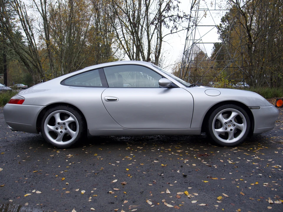 1999 Porsche 996 Carrera - Image 28 of 31
