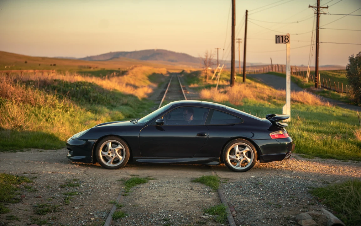 1999 Porsche 996 Carrera - Image 28 of 31