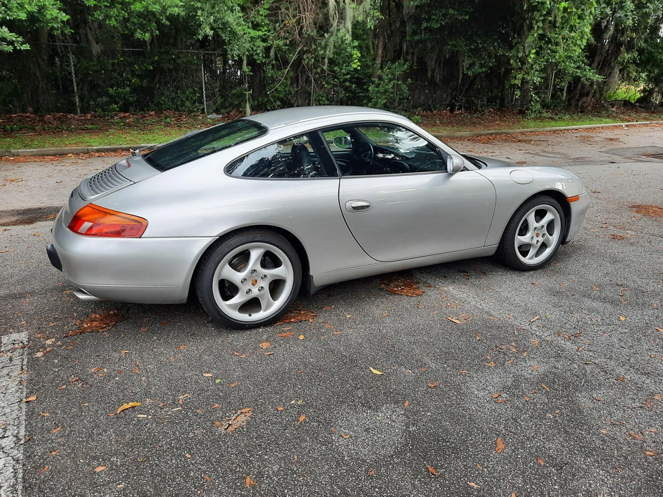 1999 Porsche 996 Carrera - Image 25 of 31
