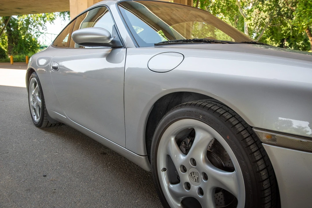 1999 Porsche 996 Carrera - Image 14 of 31