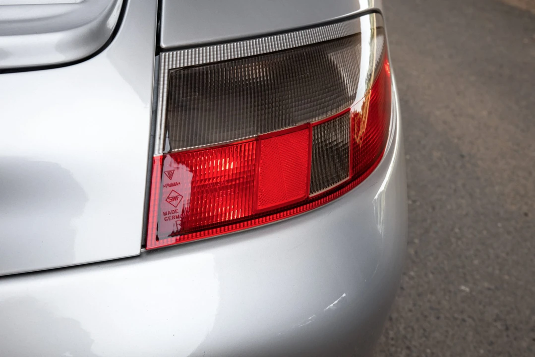 1999 Porsche 996 Carrera - Image 18 of 31