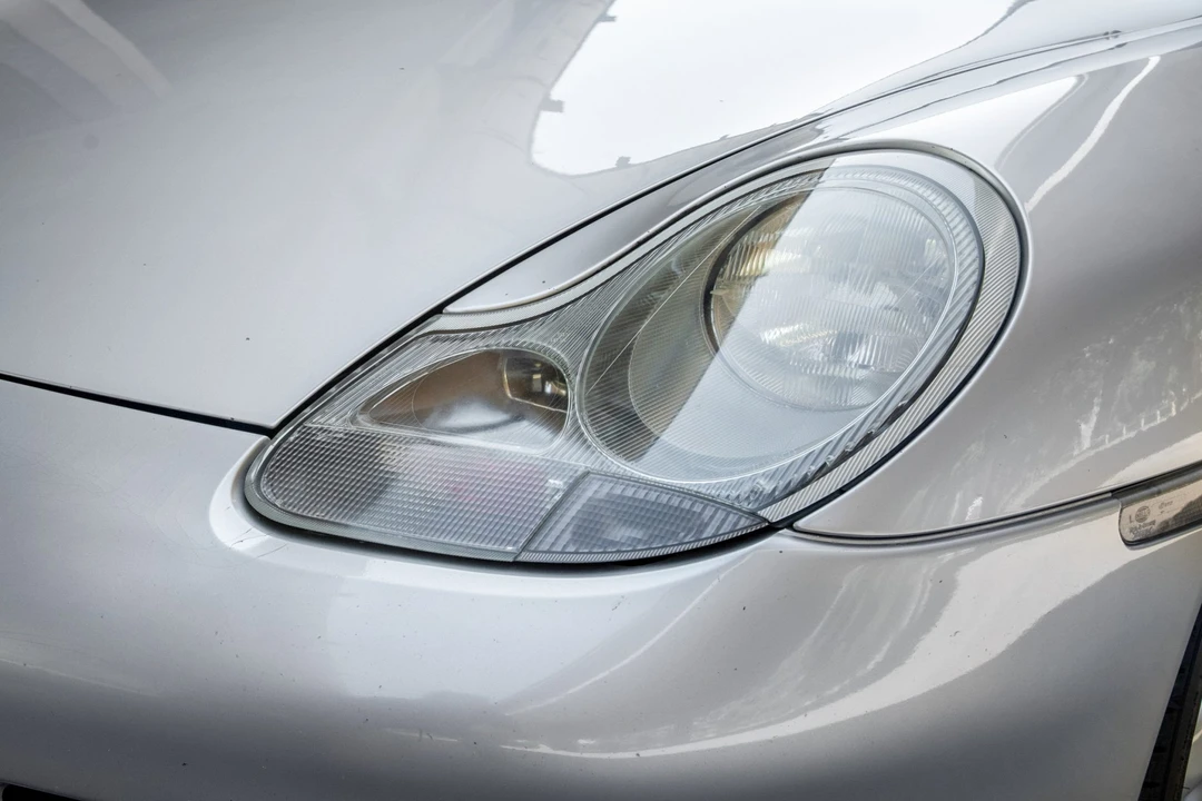 1999 Porsche 996 Carrera - Image 10 of 31