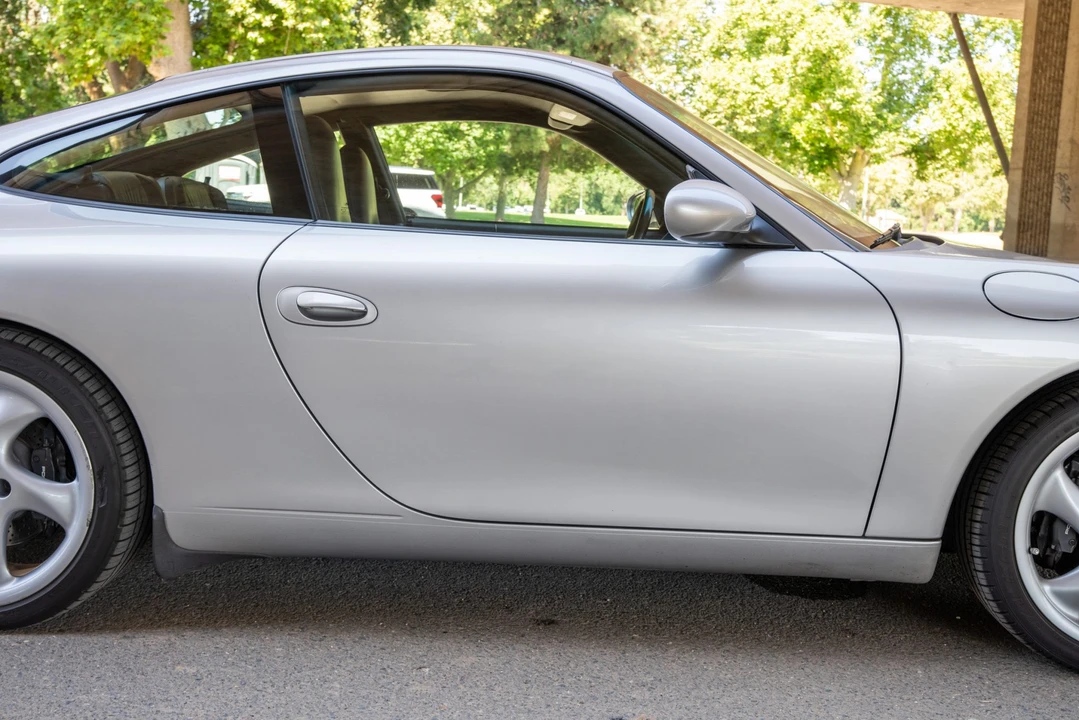 1999 Porsche 996 Carrera - Image 15 of 31