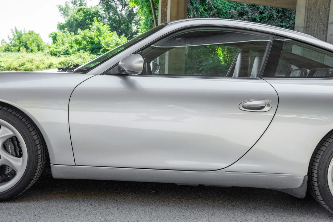 1999 Porsche 996 Carrera - Image 9 of 31
