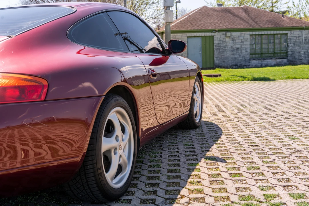 1999 Porsche 996 Carrera - Image 26 of 31