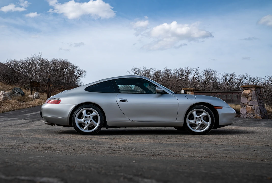 1999 Porsche 996 Carrera - Image 30 of 31