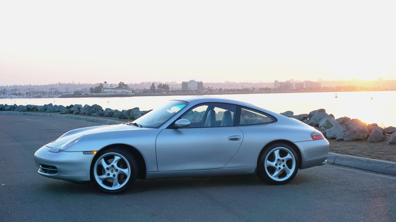 1999 Porsche 996 Carrera - Image 16 of 31