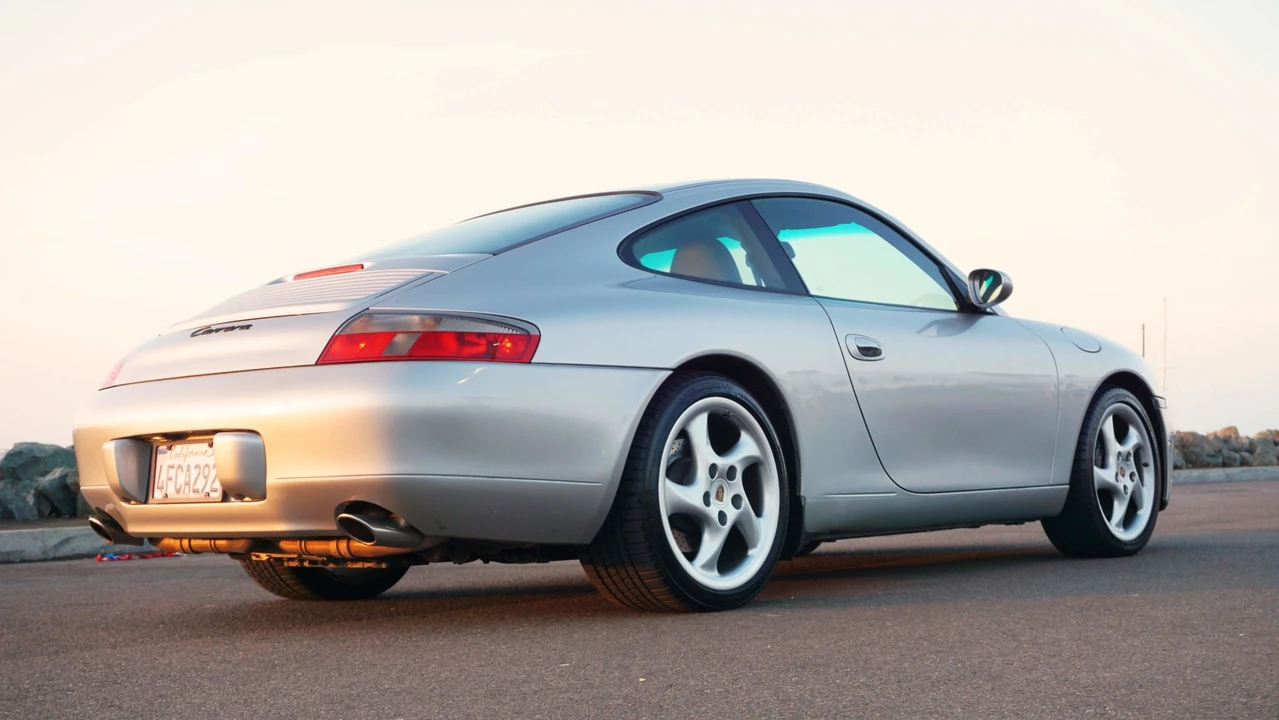 1999 Porsche 996 Carrera - Image 13 of 31