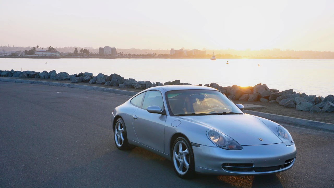 1999 Porsche 996 Carrera - Image 24 of 31