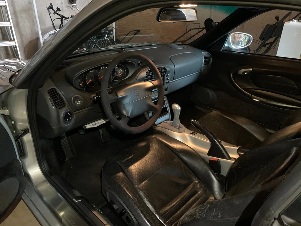 1999 Porsche 996 Carrera - Image 26 of 30