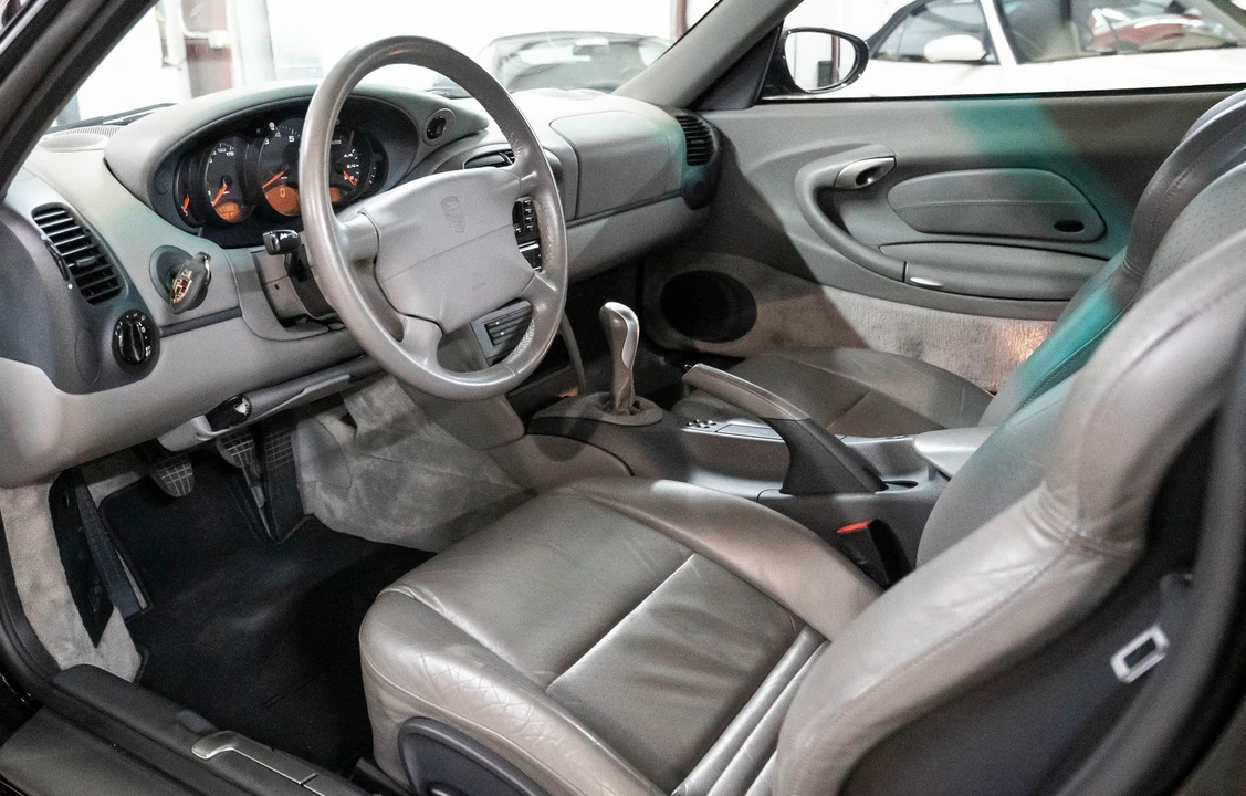 1999 Porsche 996 Carrera - Image 10 of 28