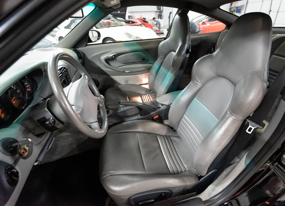 1999 Porsche 996 Carrera - Image 11 of 28