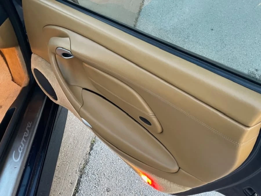 1999 Porsche 996 Carrera - Image 28 of 31