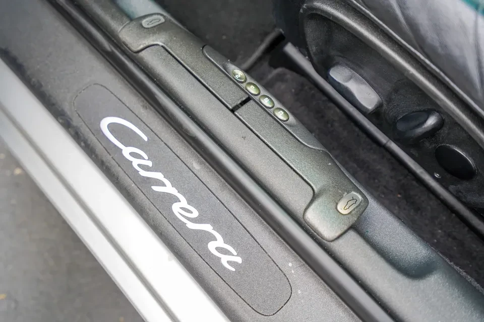 1999 Porsche 996 Carrera - Image 15 of 20