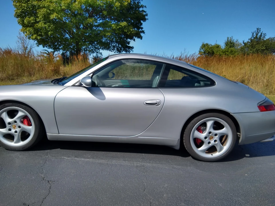 1999 Porsche 996 Carrera - Image 10 of 31