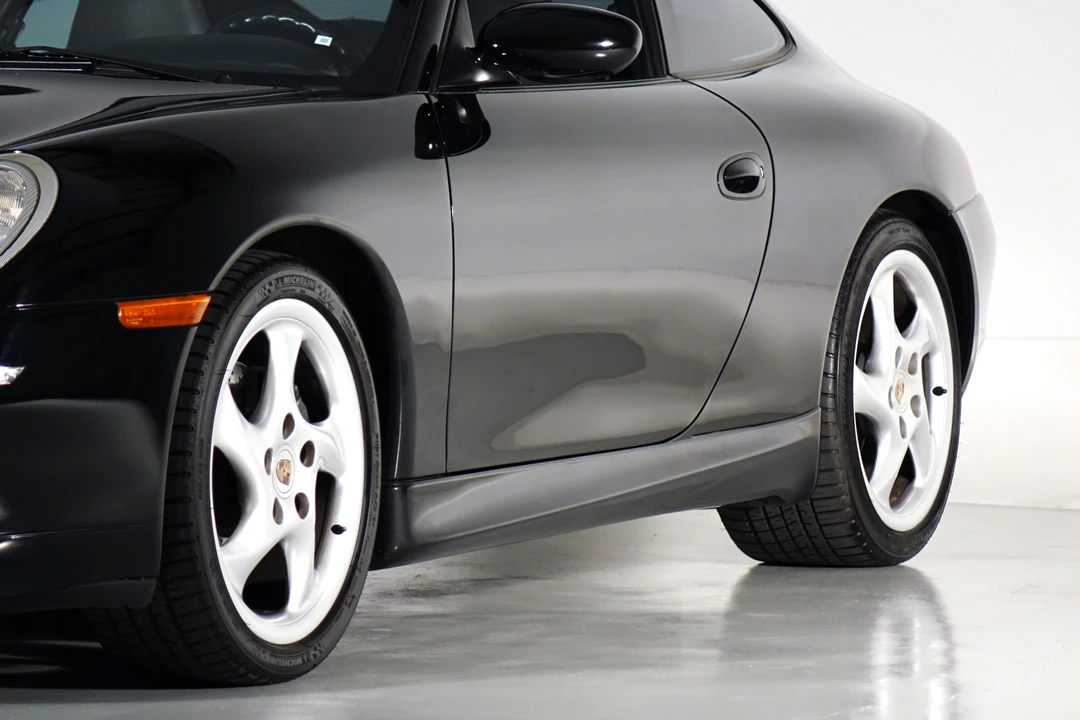 1999 Porsche 996 Carrera - Image 22 of 31