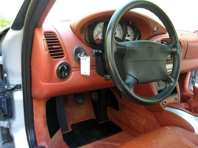 1999 Porsche 996 Carrera - Image 23 of 31