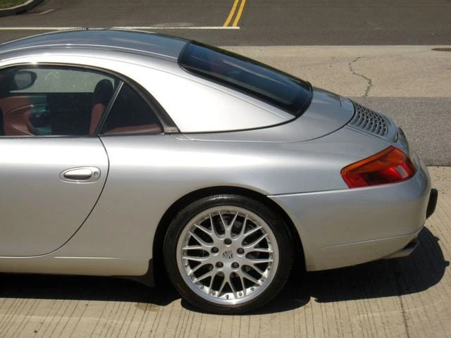 1999 Porsche 996 Carrera - Image 9 of 31