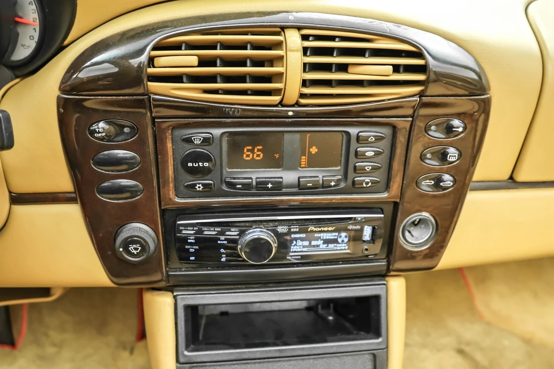 1999 Porsche 996 Carrera - Image 16 of 21