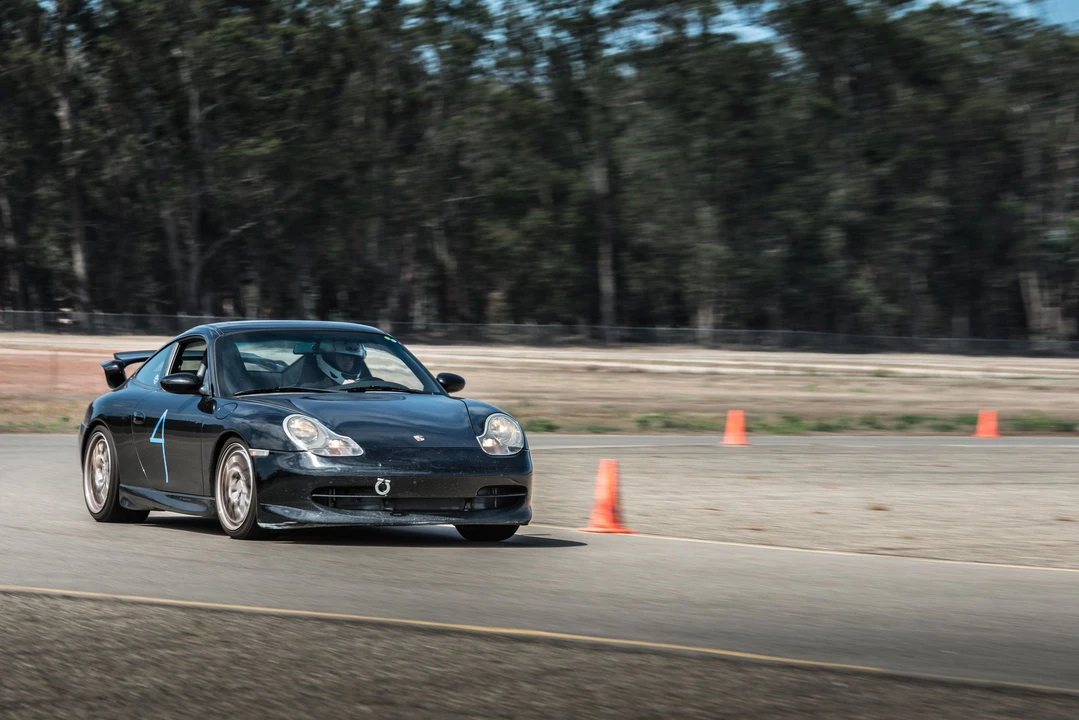 1999 Porsche 996 Carrera - Image 25 of 31