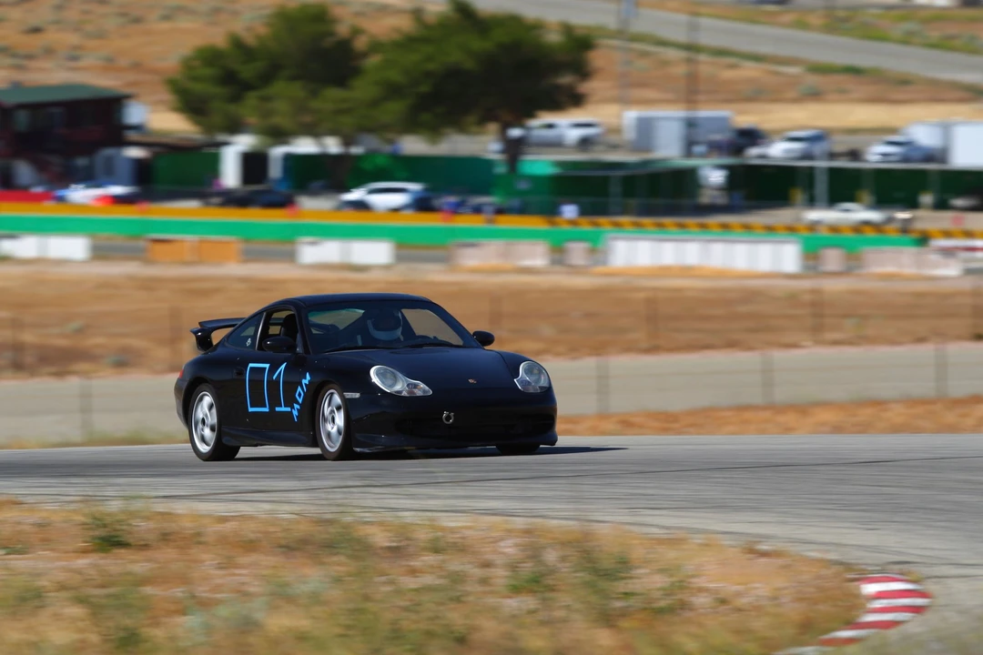 1999 Porsche 996 Carrera - Image 28 of 31