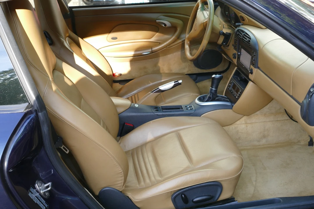 1999 Porsche 996 Carrera - Image 28 of 31