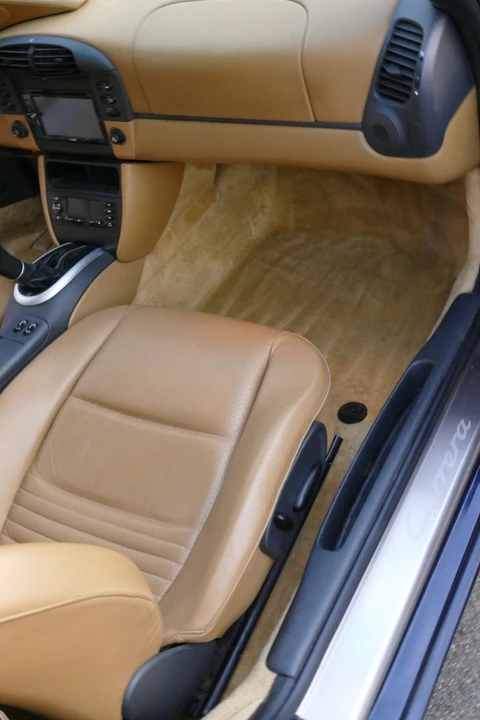 1999 Porsche 996 Carrera - Image 25 of 31