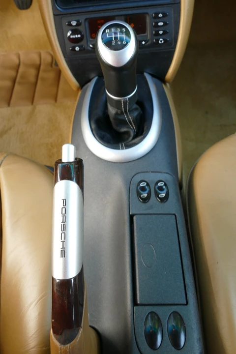 1999 Porsche 996 Carrera - Image 29 of 31