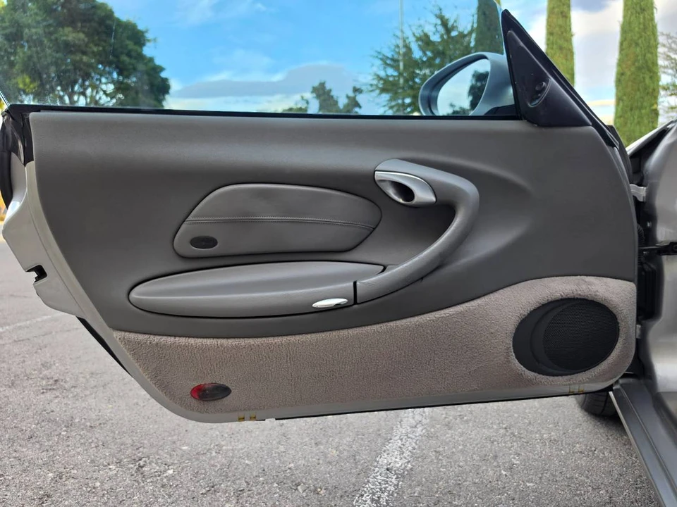 1999 Porsche 996 Carrera - Image 10 of 24