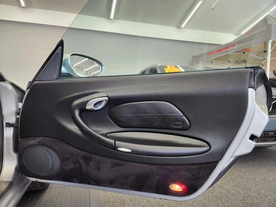 1999 Porsche 996 Carrera - Image 19 of 20