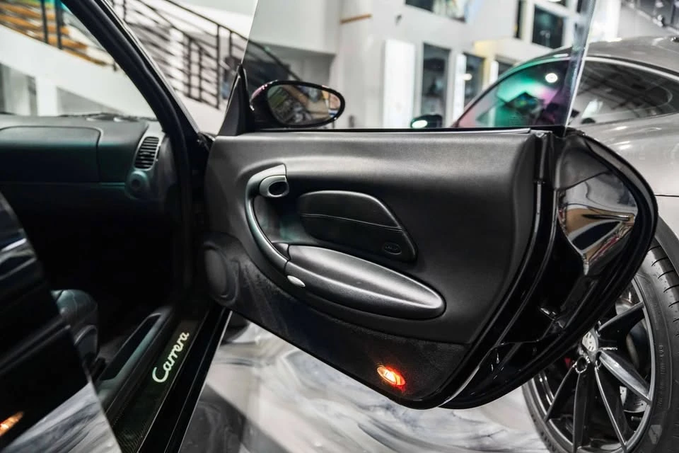 1999 Porsche 996 Carrera - Image 13 of 20