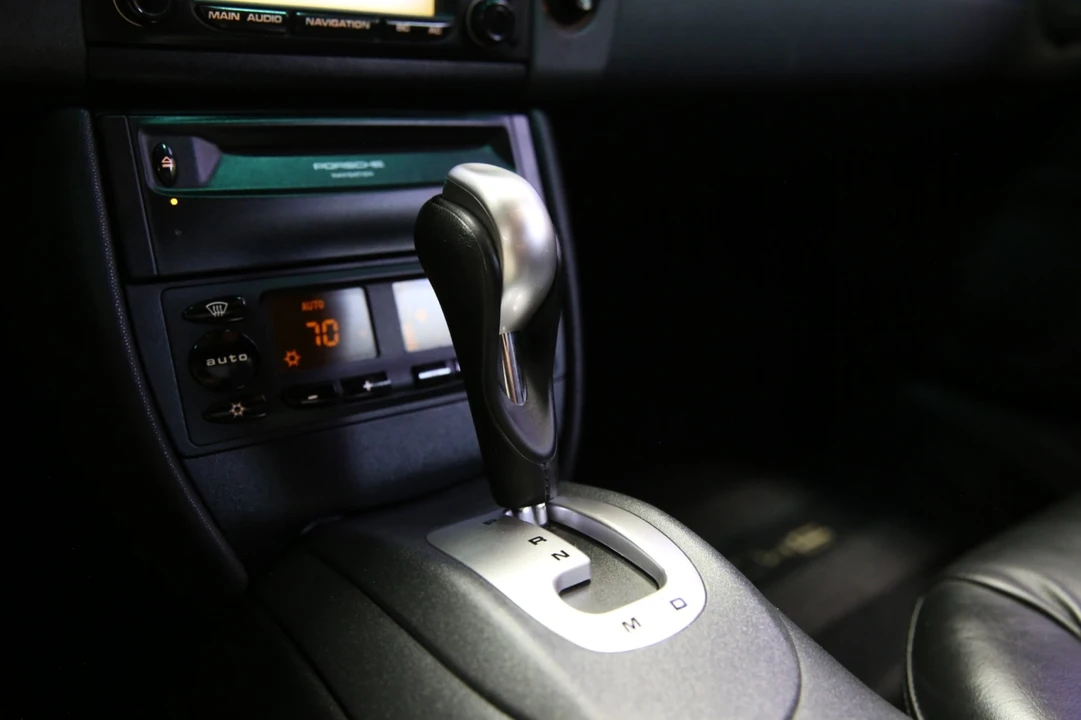 1999 Porsche 996 Carrera - Image 9 of 31
