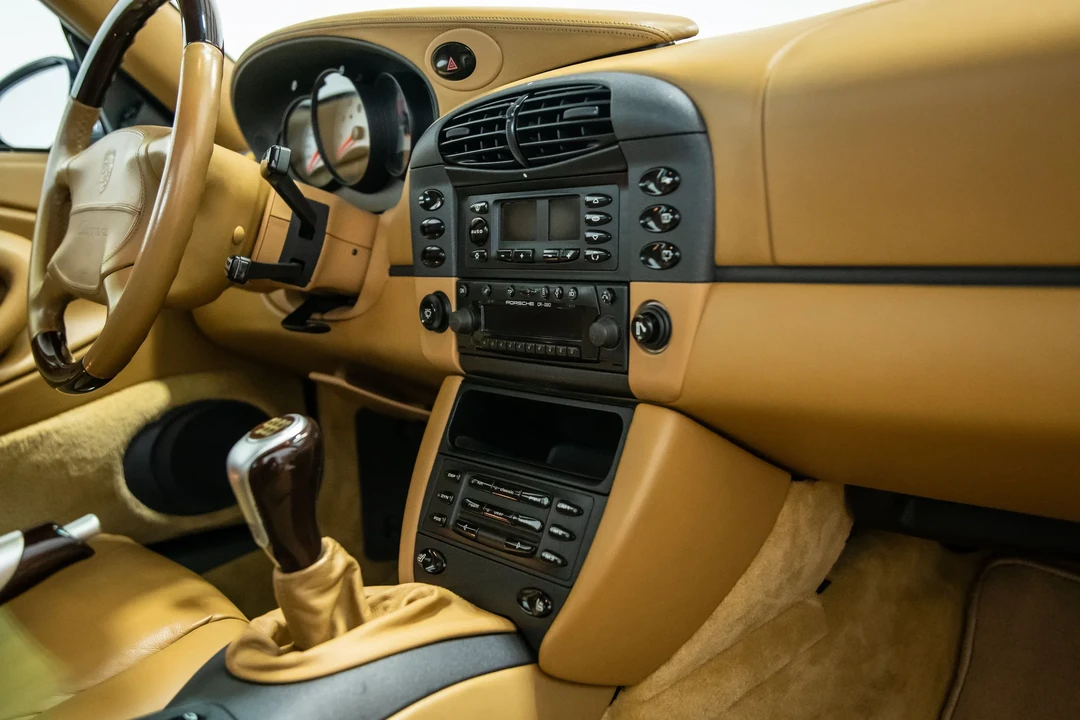 1999 Porsche 996 Carrera - Image 28 of 31