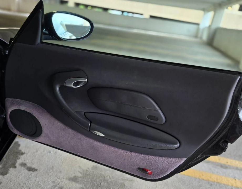1999 Porsche 996 Carrera - Image 17 of 24
