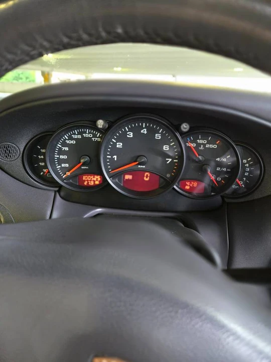 1999 Porsche 996 Carrera - Image 10 of 24