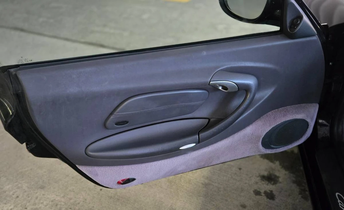 1999 Porsche 996 Carrera - Image 16 of 24