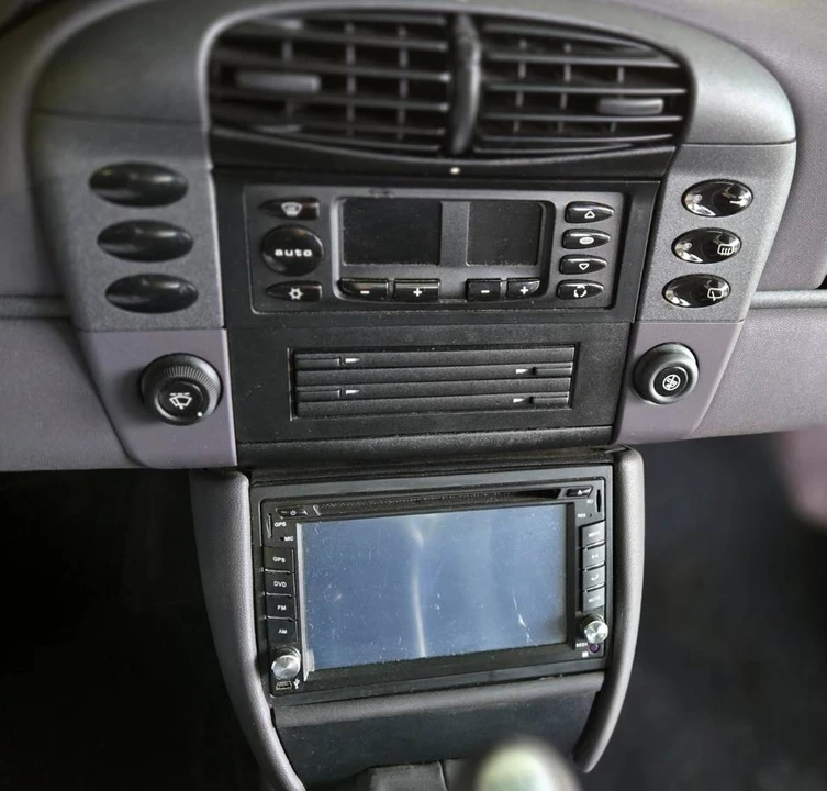 1999 Porsche 996 Carrera - Image 13 of 24
