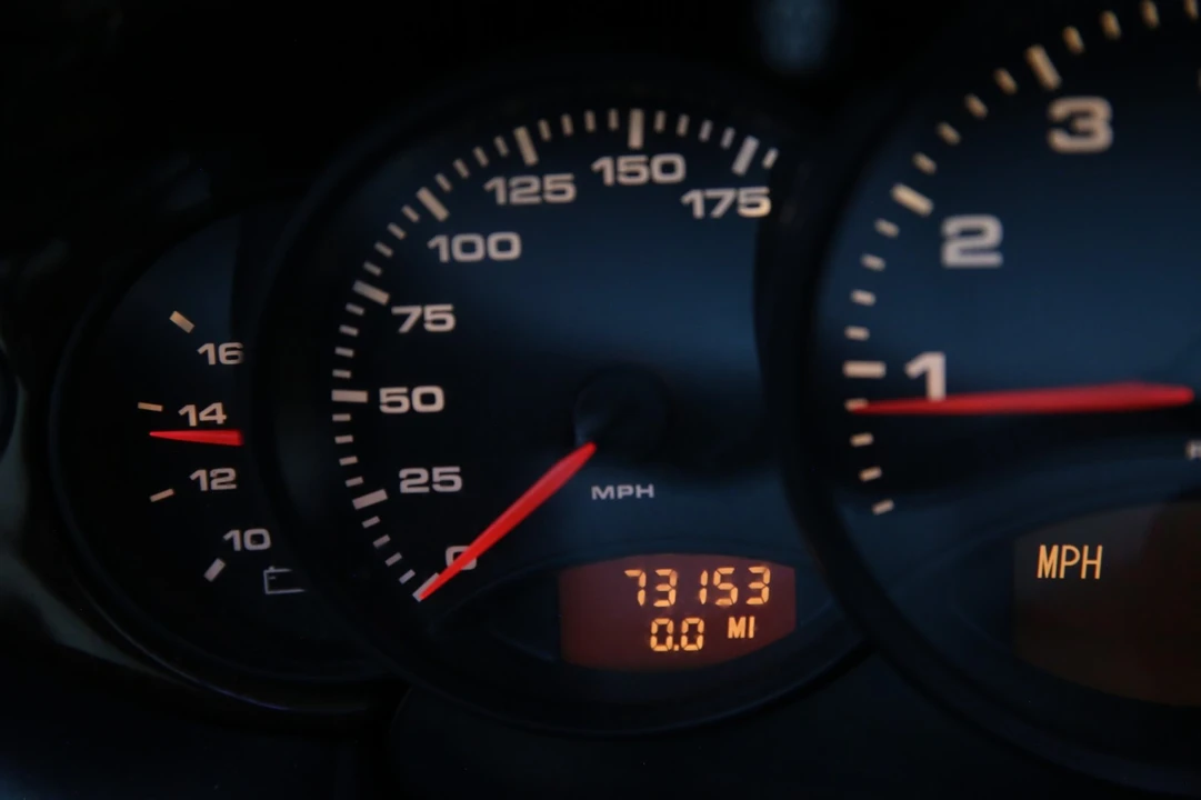 1999 Porsche 996 Carrera - Image 9 of 31
