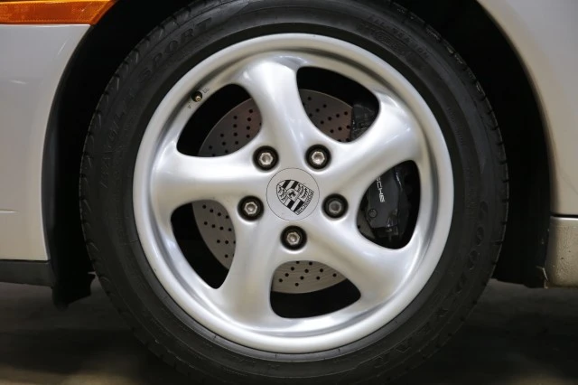 1999 Porsche 996 Carrera - Image 16 of 24