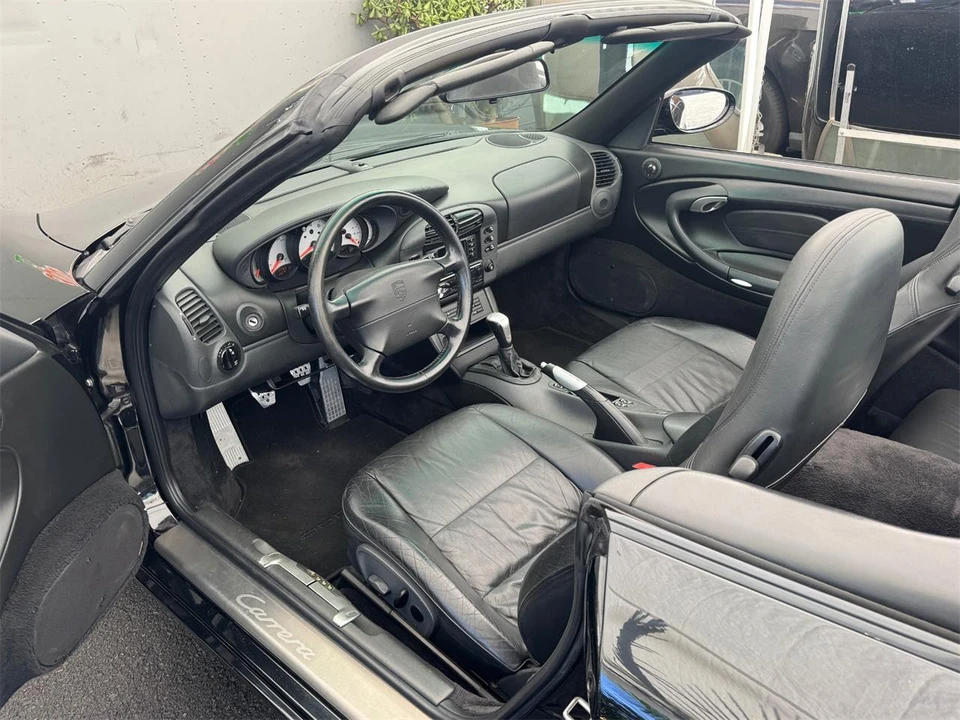 1999 Porsche 996 Carrera - Image 27 of 31