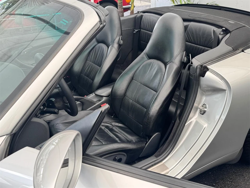 1999 Porsche 996 Carrera - Image 27 of 31