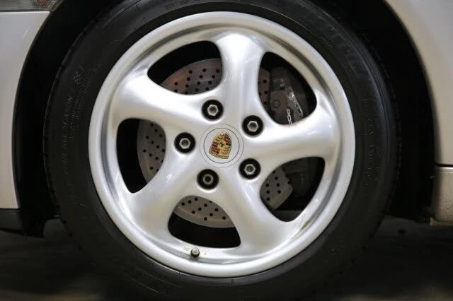 1999 Porsche 996 Carrera - Image 19 of 31