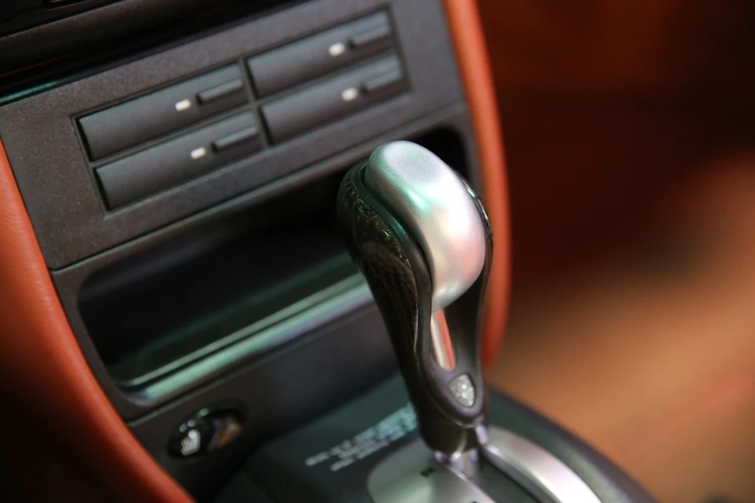 1999 Porsche 996 Carrera - Image 14 of 31
