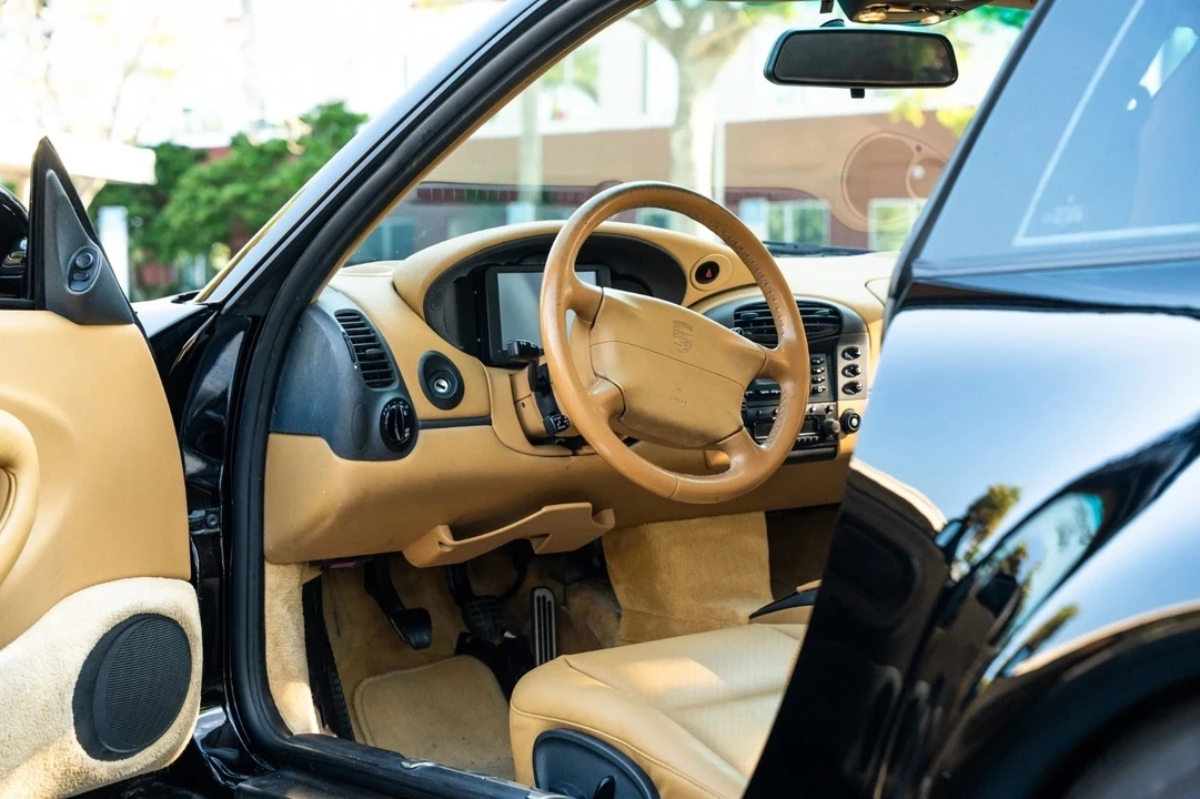 1999 Porsche 911 - Image 29 of 31