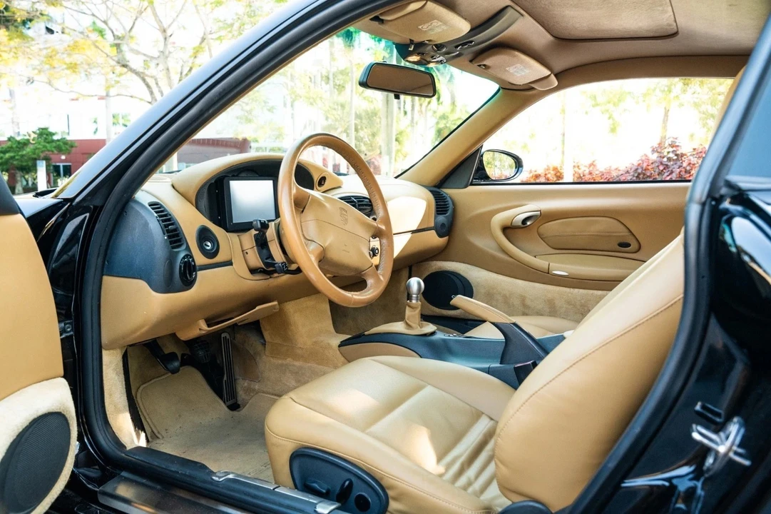 1999 Porsche 911 - Image 27 of 31