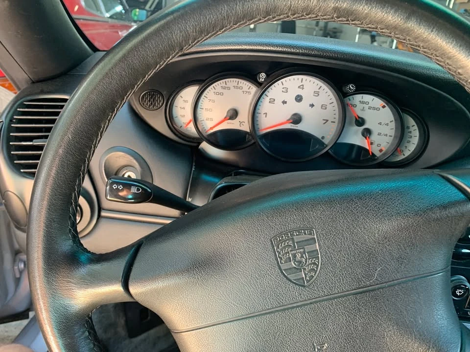 1999 Porsche 996 Carrera - Image 10 of 19