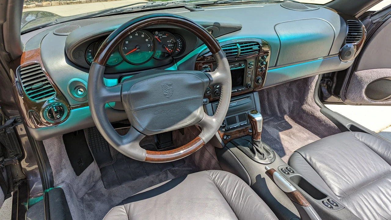 1999 Porsche 996 Carrera - Image 9 of 31